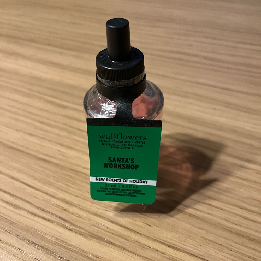 Bath & Body Works Wallflowers Refill. Santa’s Workshop.